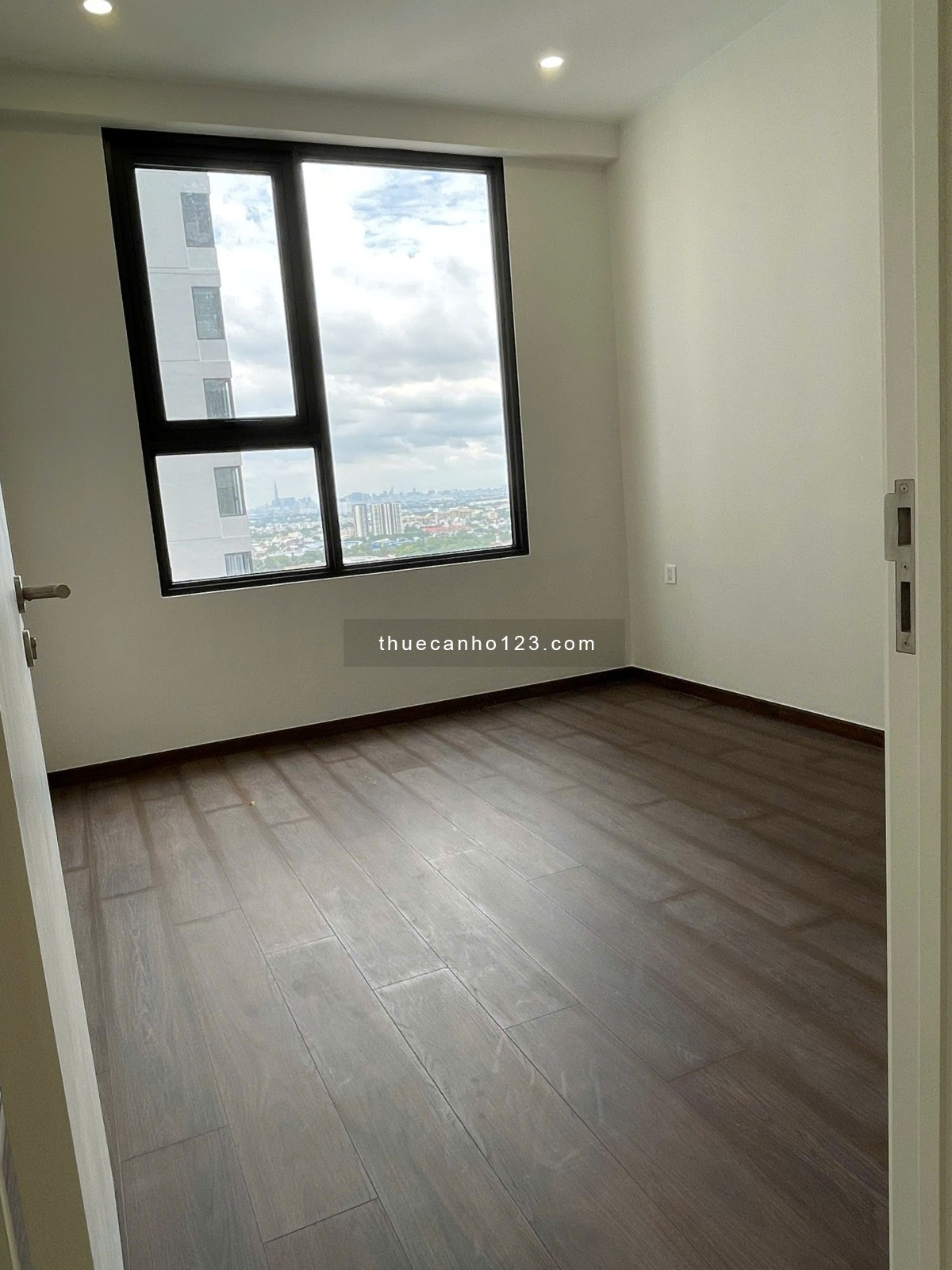 Căn hộ 2 phòng ngủ 1 toilet mới đẹp cho thuê 6tr, ngay AEON, sân Golf