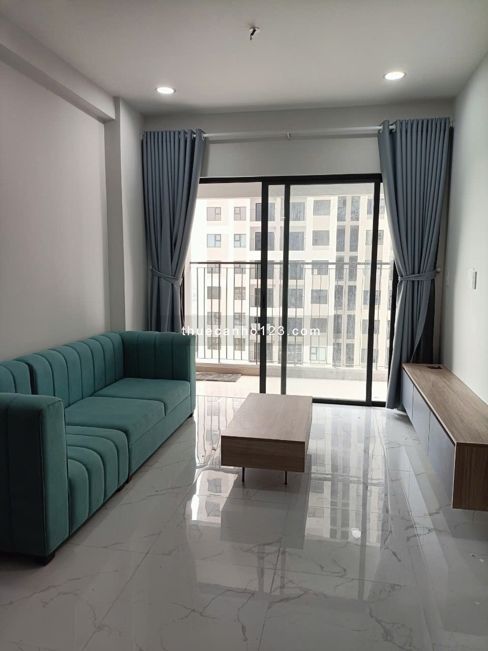 Charm City Dĩ An - Cho thuê căn hộ 2 phòng ngủ có sẵn nội thất, gần KCN Sóng Thần