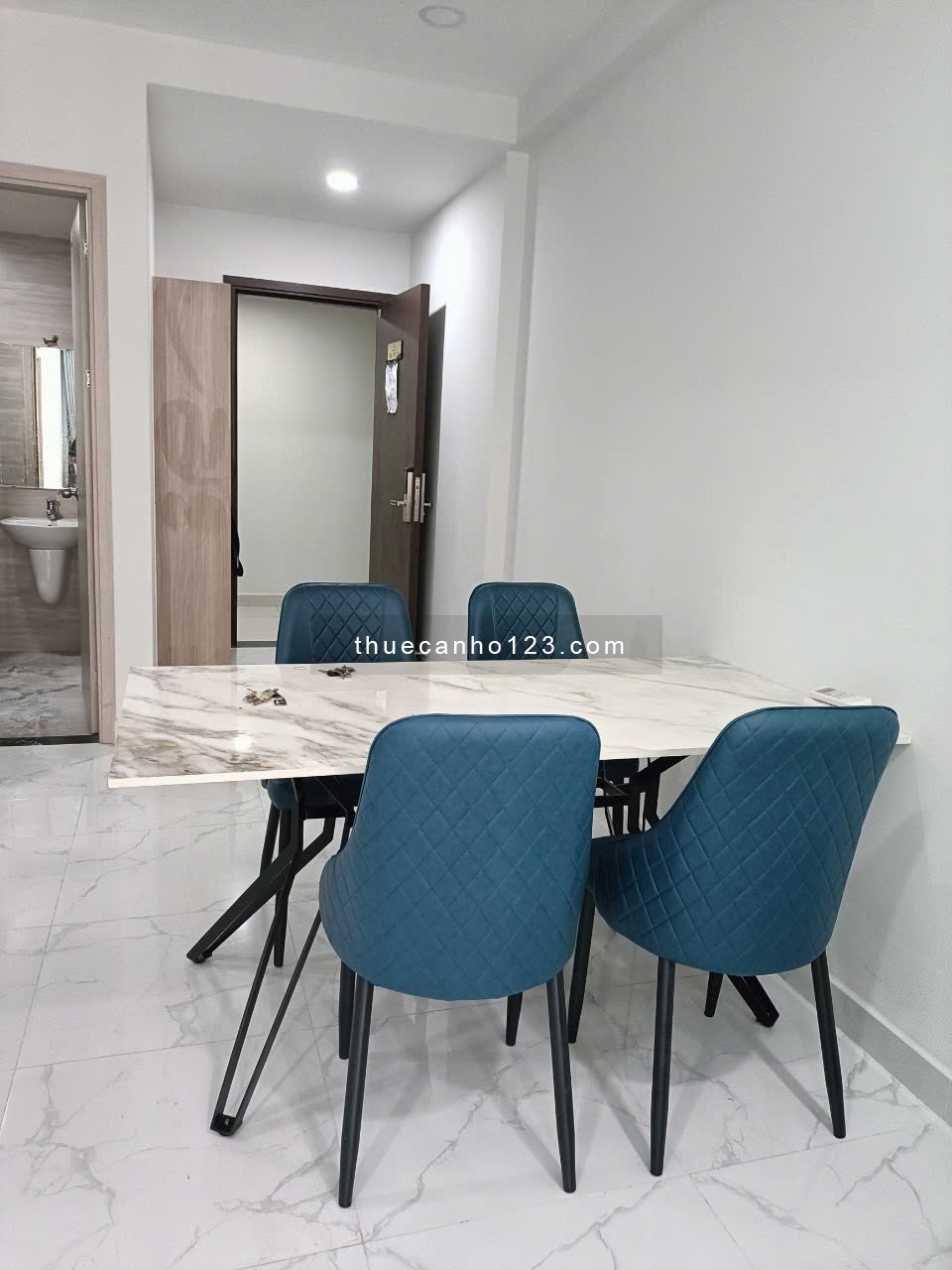 Charm City Dĩ An - Cho thuê căn hộ 2 phòng ngủ có sẵn nội thất, gần KCN Sóng Thần