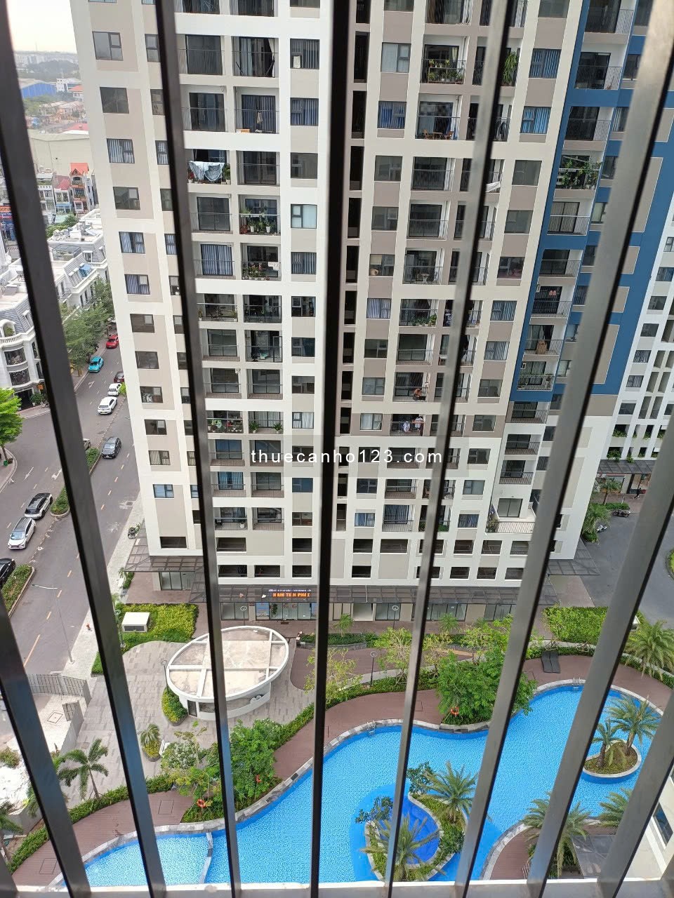 Charm City Dĩ An - Cho thuê căn hộ 2 phòng ngủ có sẵn nội thất, gần KCN Sóng Thần