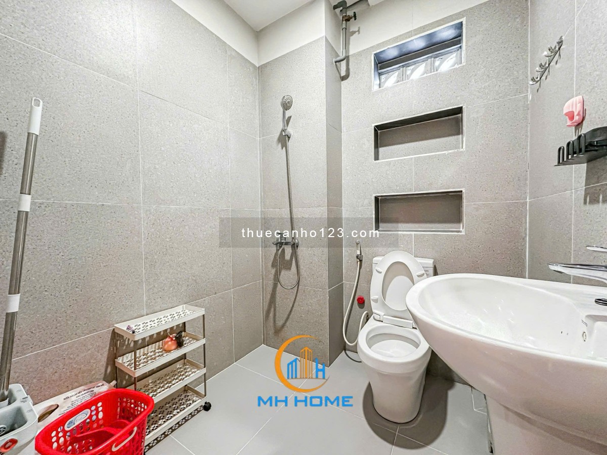 Chdv 2 phòng ngủ ngay Cư Xá Ngân Hàng, nội thất cao cấp, máy giặt riêng, ban công