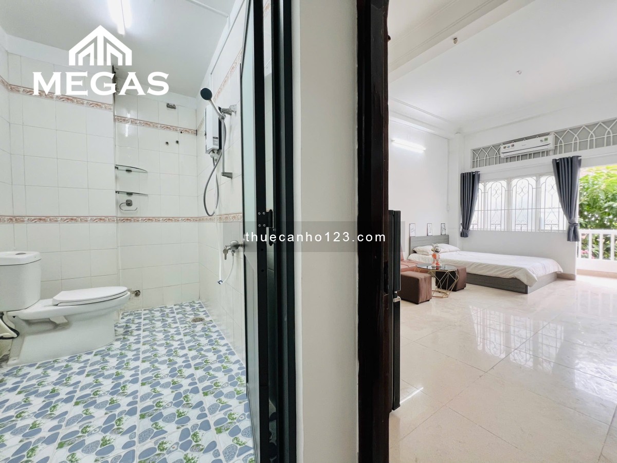 Căn hộ full nội thất - Ban công - Máy giặt riêng - Ngay công viên Phú Lâm.