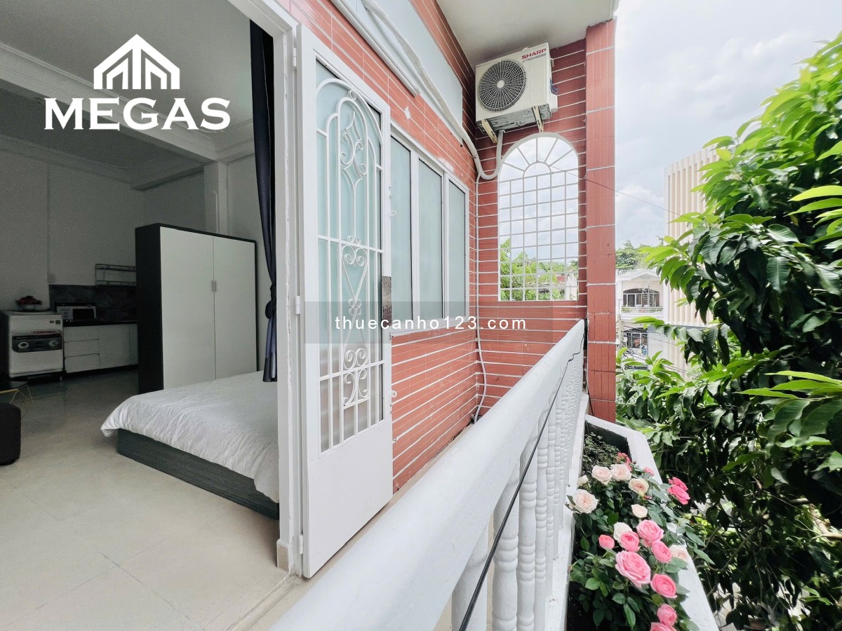 Căn hộ full nội thất - Ban công - Máy giặt riêng - Ngay công viên Phú Lâm.