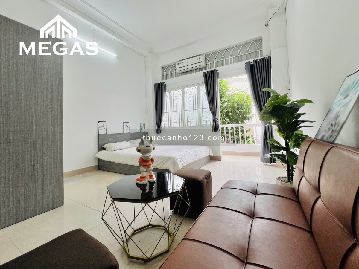 Căn hộ full nội thất - Ban công - Máy giặt riêng - Ngay công viên Phú Lâm.