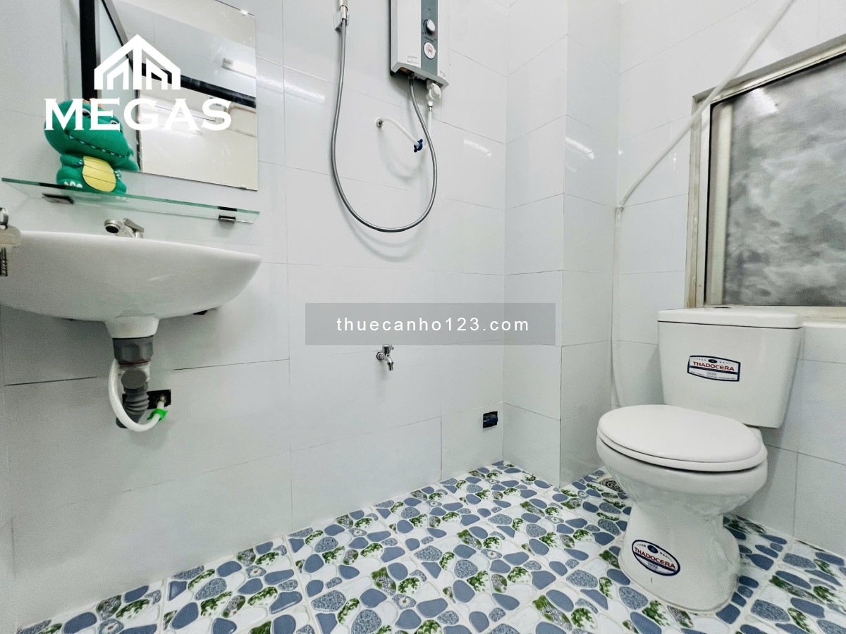 Căn hộ full nội thất mới tinh - Cửa sổ thoáng - Ngay vòng xoay Phú Lâm