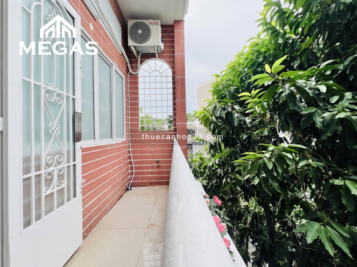 Căn hộ full nội thất - Ban công - Máy giặt riêng - Ngay công viên Phú Lâm.