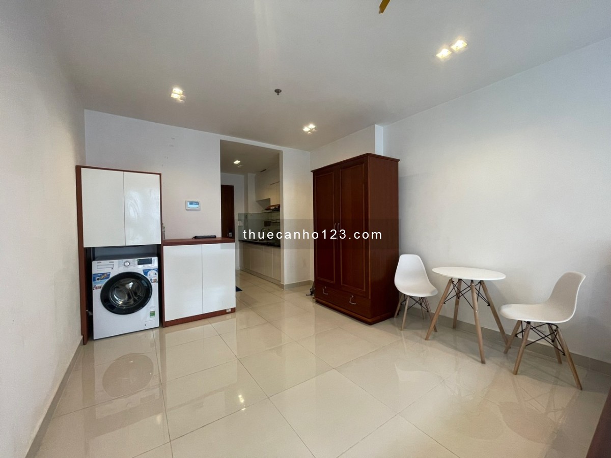 Cho thuê căn office 36m Sky Center Phổ Quang, Tân Bình, nhà trống có máy lạnh. Giá 9tr 0932834569
