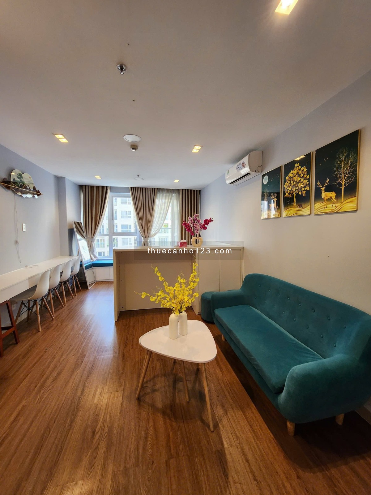 Cho thuê căn office 36m Sky Center Phổ Quang, Tân Bình, nhà trống có máy lạnh. Giá 9tr 0932834569