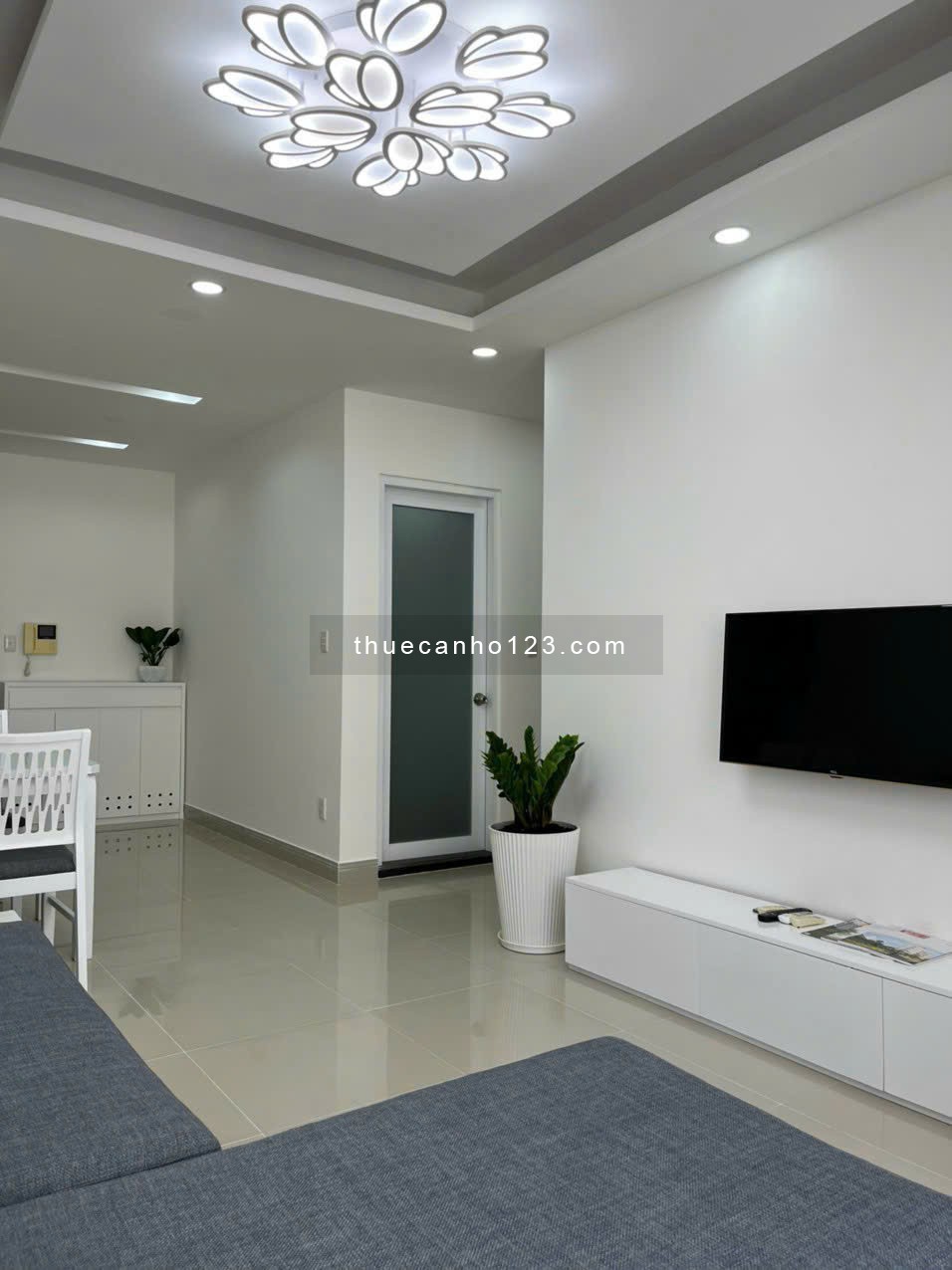 Cho thuê căn hộ 11 triệu 500, 2PN – hết tháng trống, cần inbox em ngay để em giữ nha!