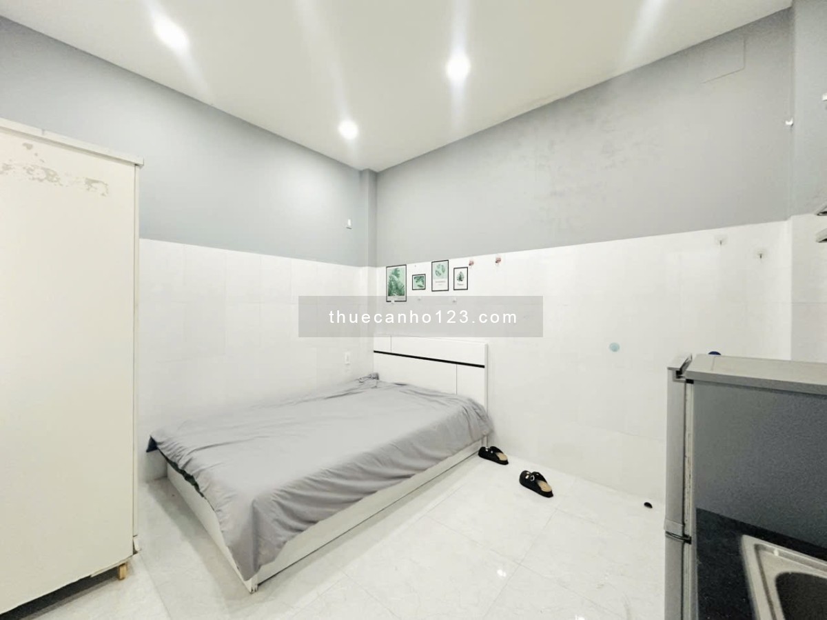 Cho Thuê Căn Studio Giếng Trời Giá Rẻ Ngay Lạc Long Quân - Lý Thường Kiệt