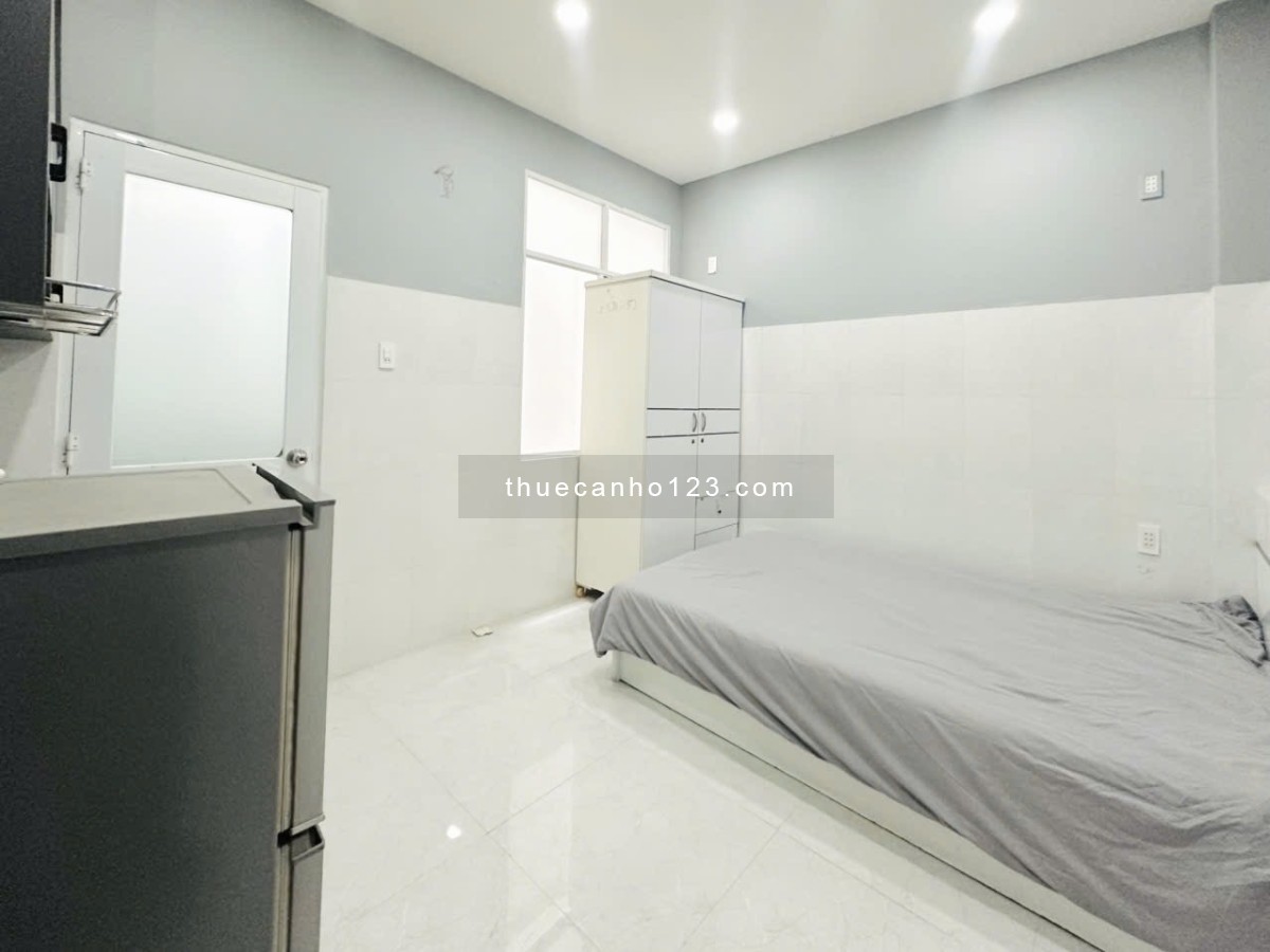 Cho Thuê Căn Studio Giếng Trời Giá Rẻ Ngay Lạc Long Quân - Lý Thường Kiệt