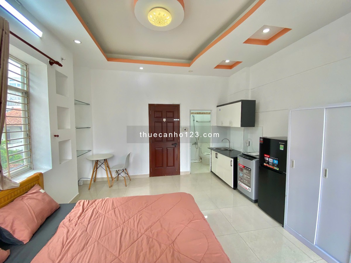 Studio Bancol thang máy giặt riêng gần phố ẩm thực Phan Xích Long - Chung cư Miếu Nổi Phú Nhuận
