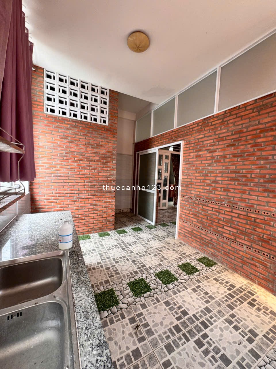 Phòng trống - 40m2 - Nơ Trang Long - Ngã tư Nguyễn Xí (ở liền)