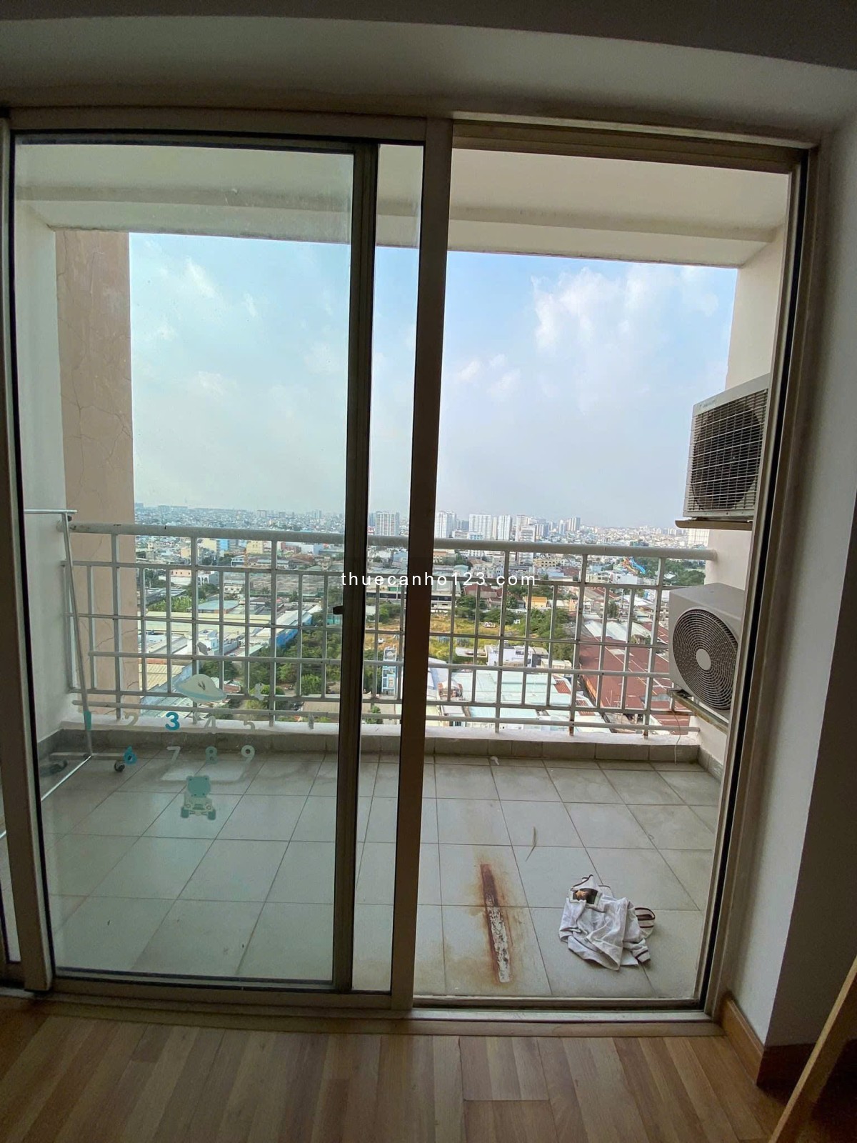 Chung cư Bầu Cát 2, Tân Bình, 110m2, 3PN, 2WC, Nt cơ bản, 12tr/tháng.