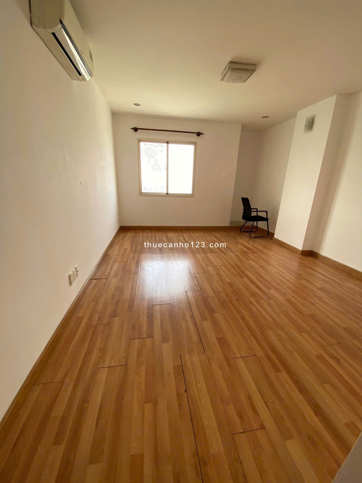 Chung cư Bầu Cát 2, Tân Bình, 110m2, 3PN, 2WC, Nt cơ bản, 12tr/tháng.