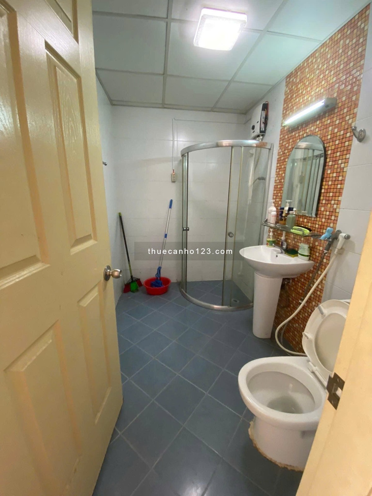Chung cư Bầu Cát 2, Tân Bình, 110m2, 3PN, 2WC, Nt cơ bản, 12tr/tháng.