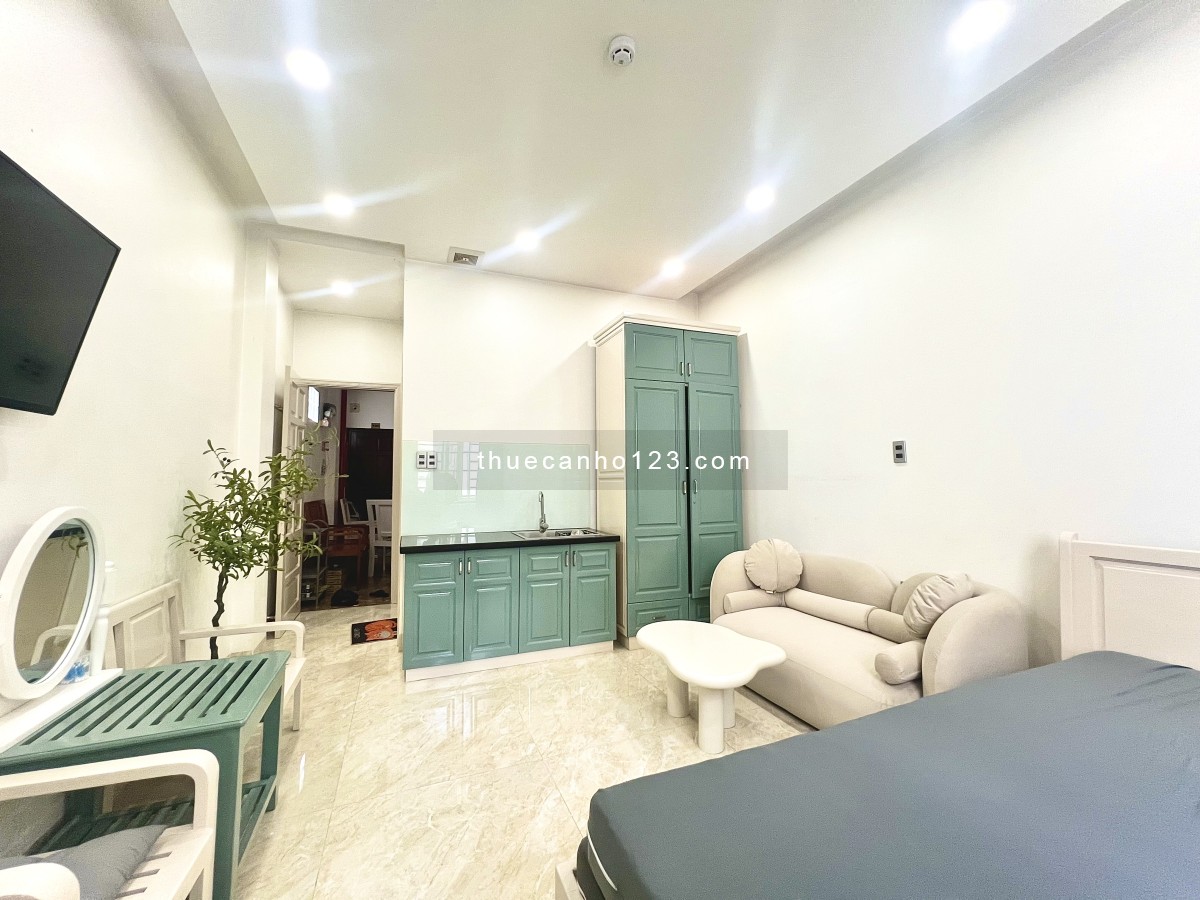 Cho Thuê CHDV Studio - Full NT Sang Trọng - Tháng Máy - Nhà Mặt Tiền - Gần CV Gia Định