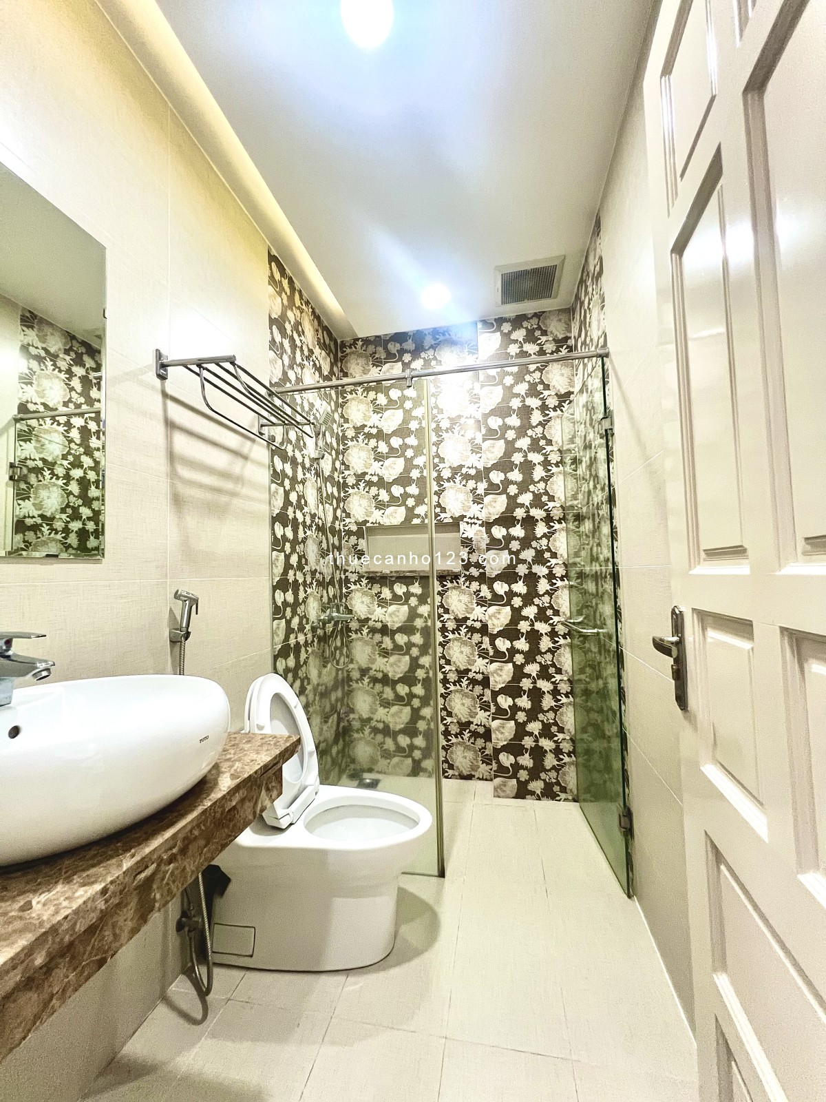 Cho Thuê CHDV Studio - Full NT Sang Trọng - Tháng Máy - Nhà Mặt Tiền - Gần CV Gia Định