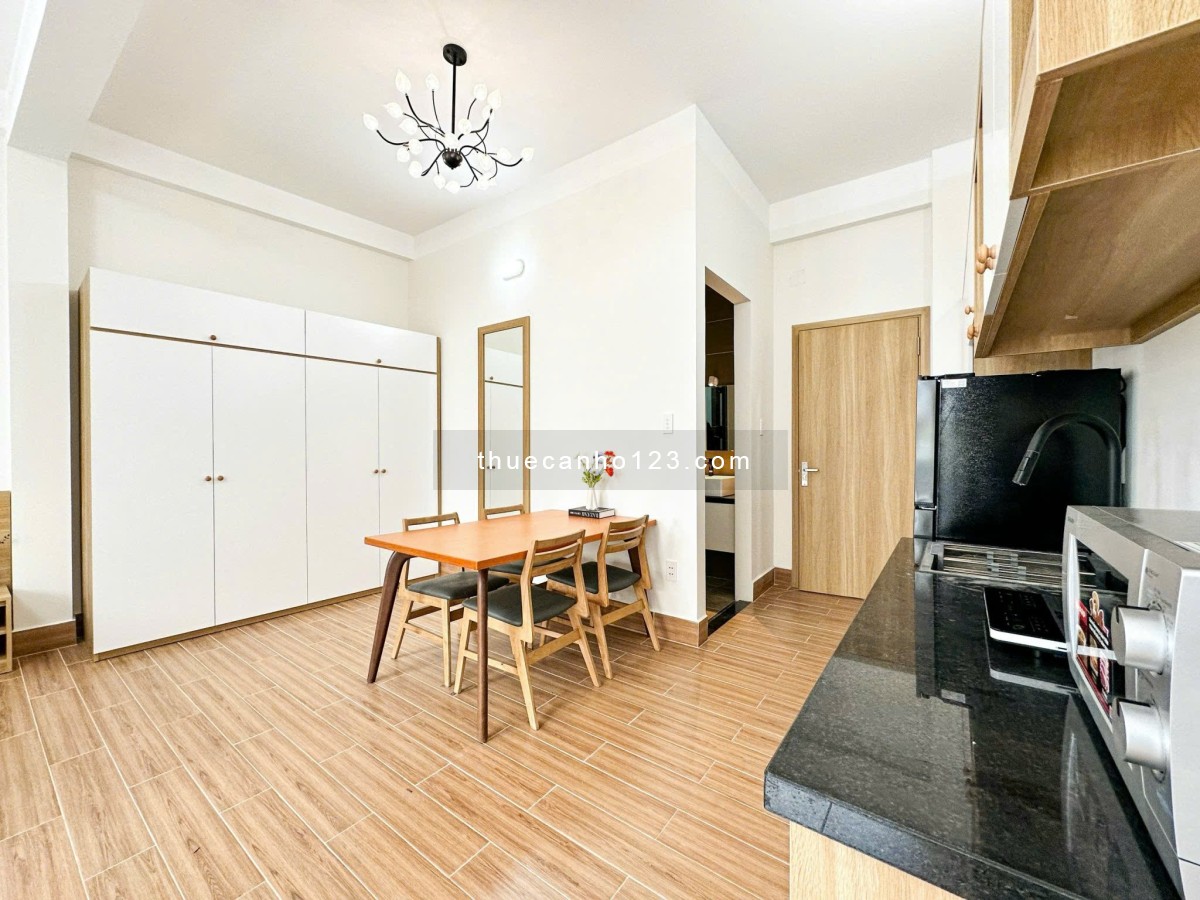 Cho Thuê Căn Hộ Rộng 40m2 Đường Lạc Long Quân - Khu Ngã Tư Bảy Hiền - CMT8 Full Nội Thất Cao Cấp