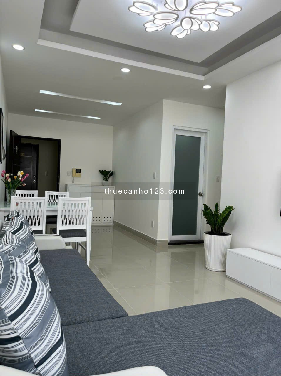 Cho thuê vài căn hộ giá tốt trong tuần này, ai cần nhắn em giữ nhà nhé
