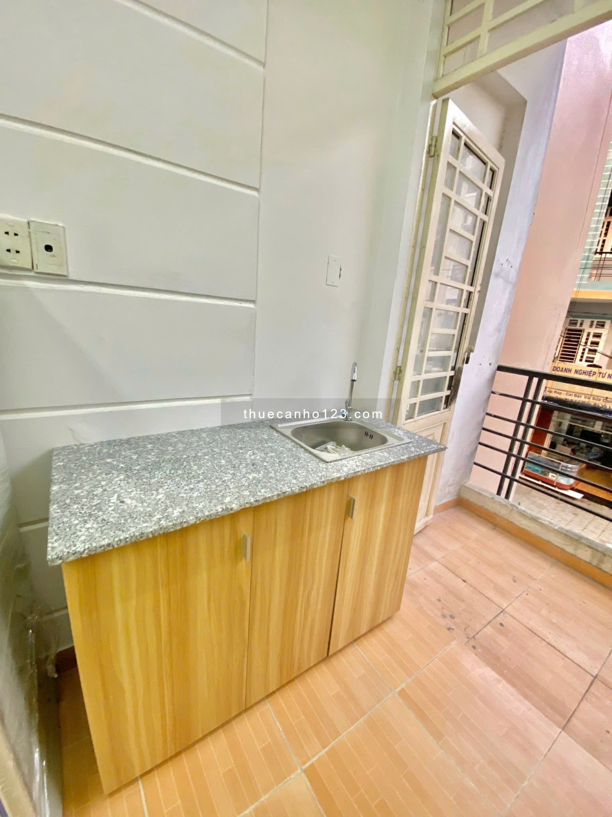 Cho thuê căn hộ studio full nội thất - Ban công thoáng mát