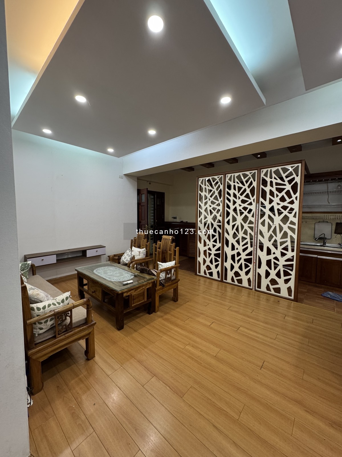 Bạn cần thuê nhà Linh Đàm ĐẸP, RỘNG, Ở NGAY? Bơi hết vào đây!