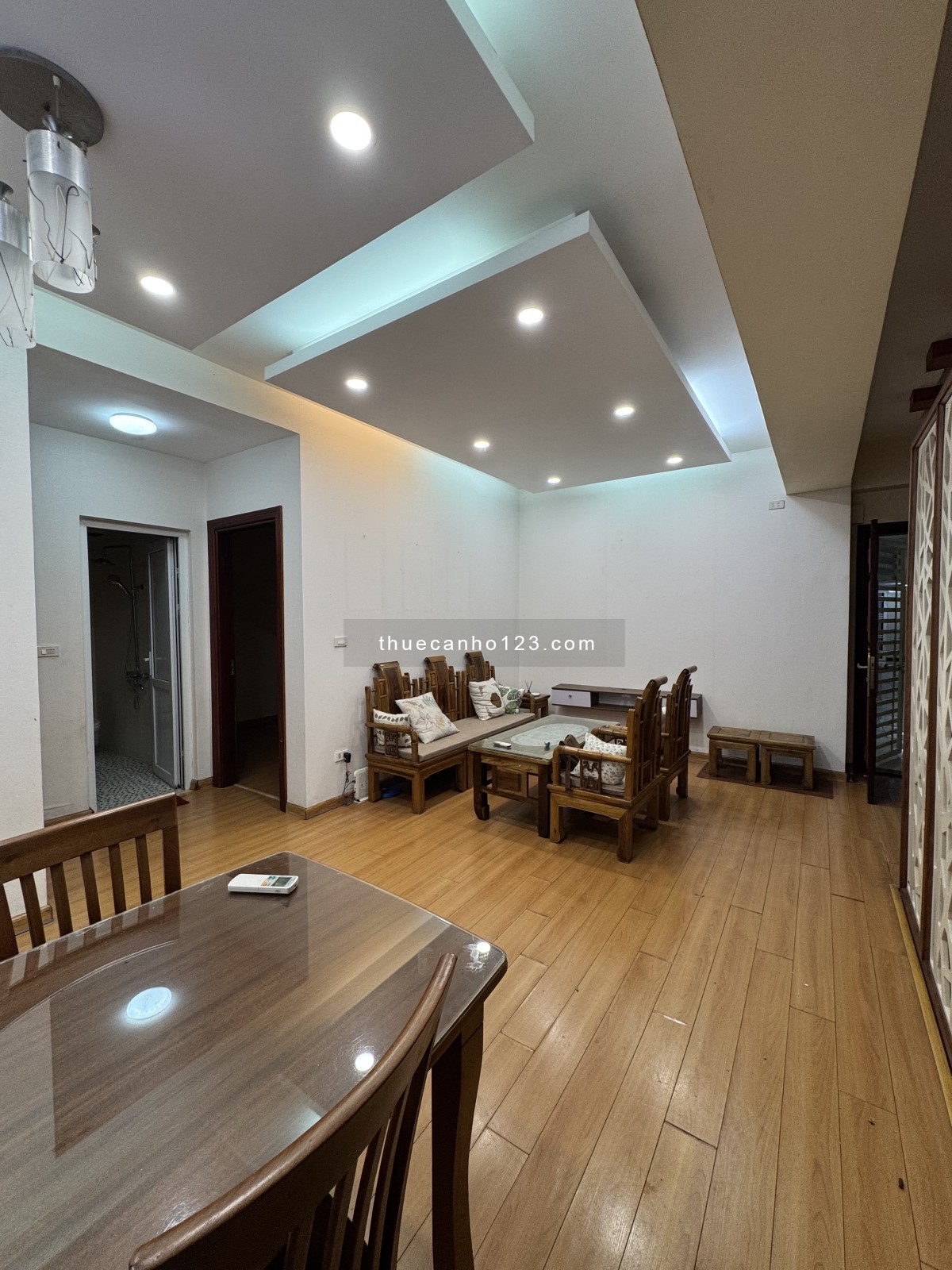 Bạn cần thuê nhà Linh Đàm ĐẸP, RỘNG, Ở NGAY? Bơi hết vào đây!