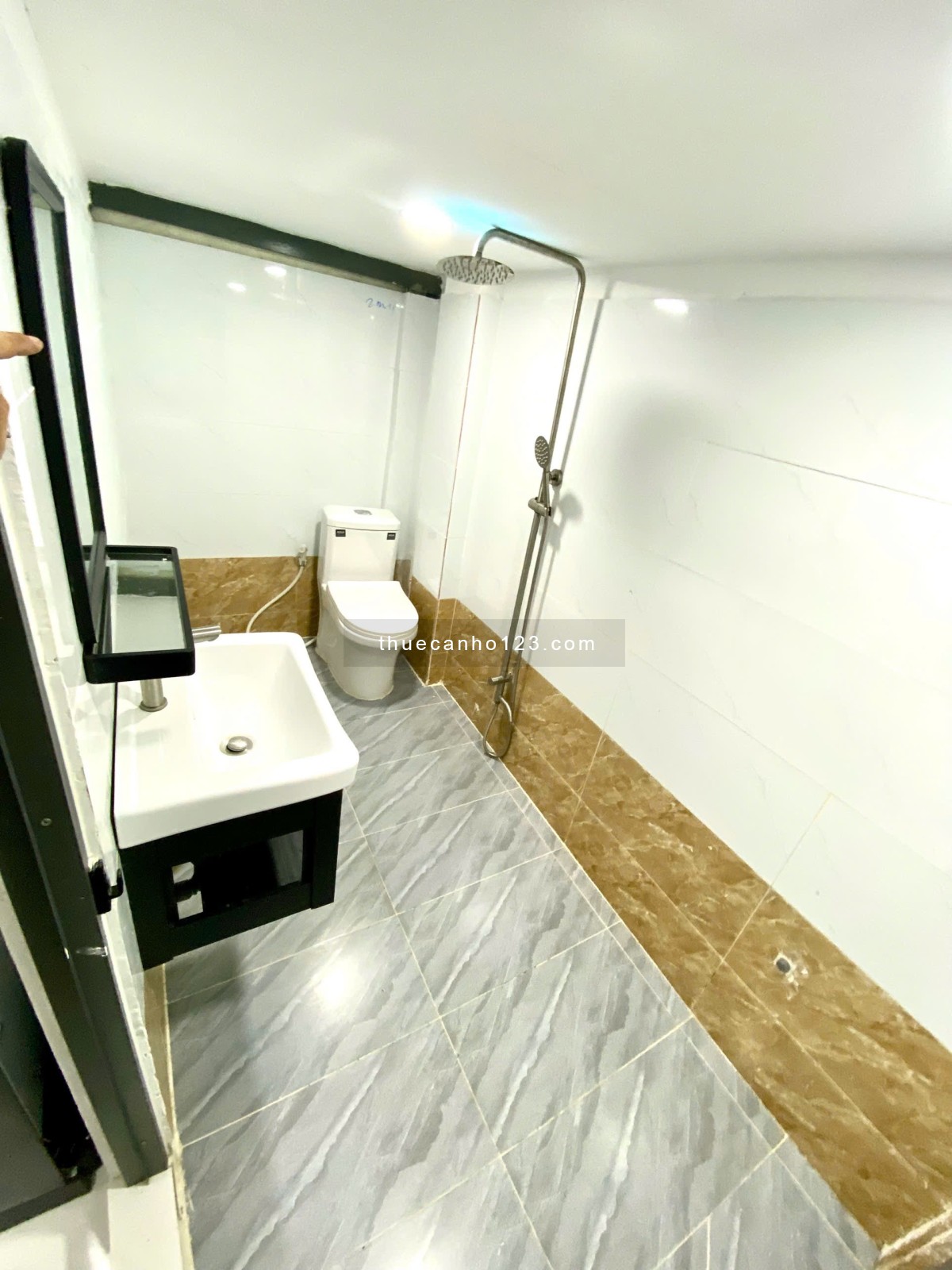 Giá rẻ - Nguyễn Xí - Phường 26, Quận Bình Thạnh - Gác cao không đụng đầu