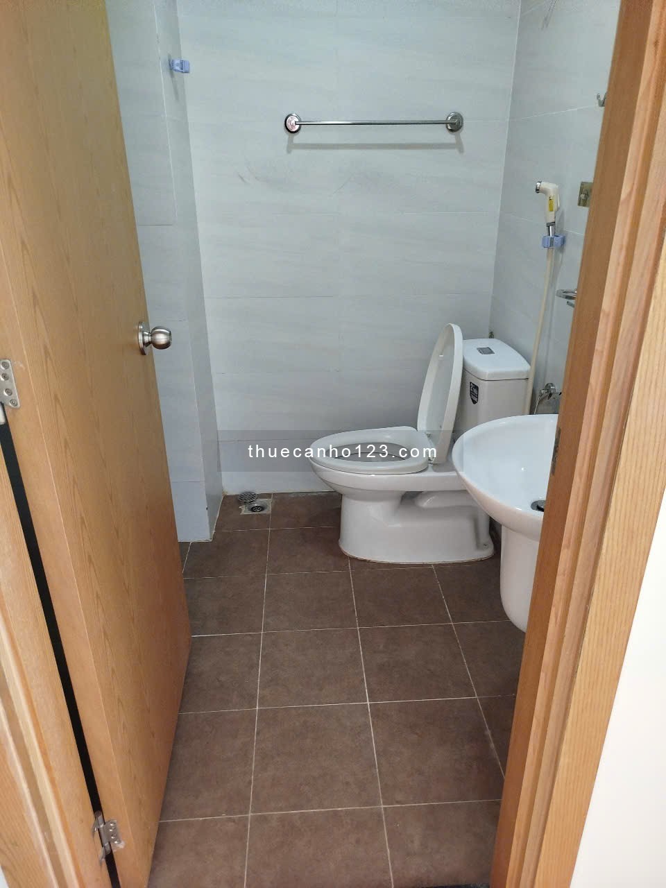 Chỉ 7,5 tr/tháng nhà trống, 62m2, 2PN, ở liền.