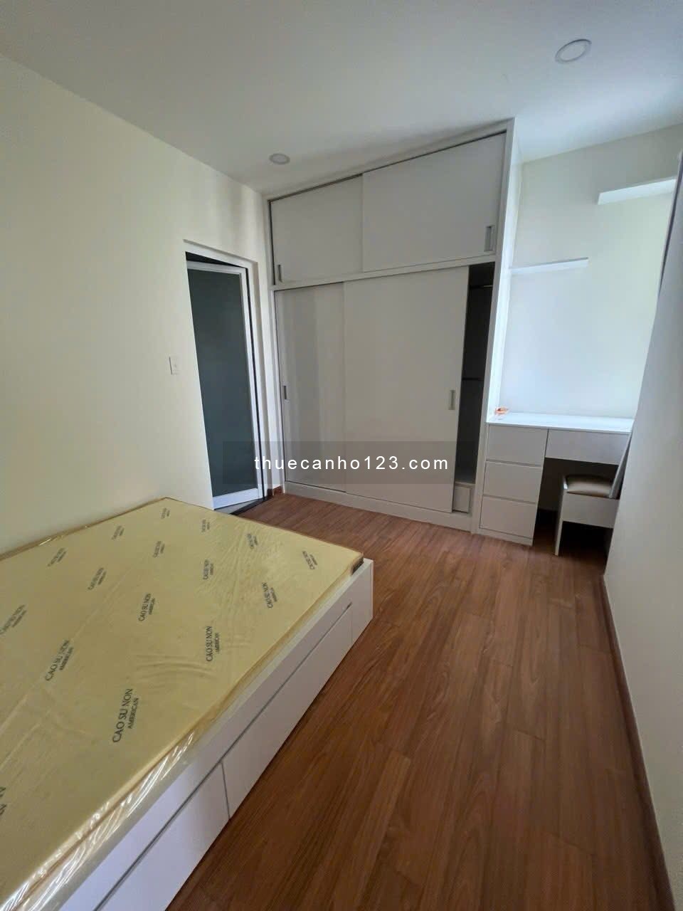 Chung cư Zen Tower Q12 75m2 2PN 2WC 6.5tr/tháng full nội thất cơ bản, giáp Gò Vấp,