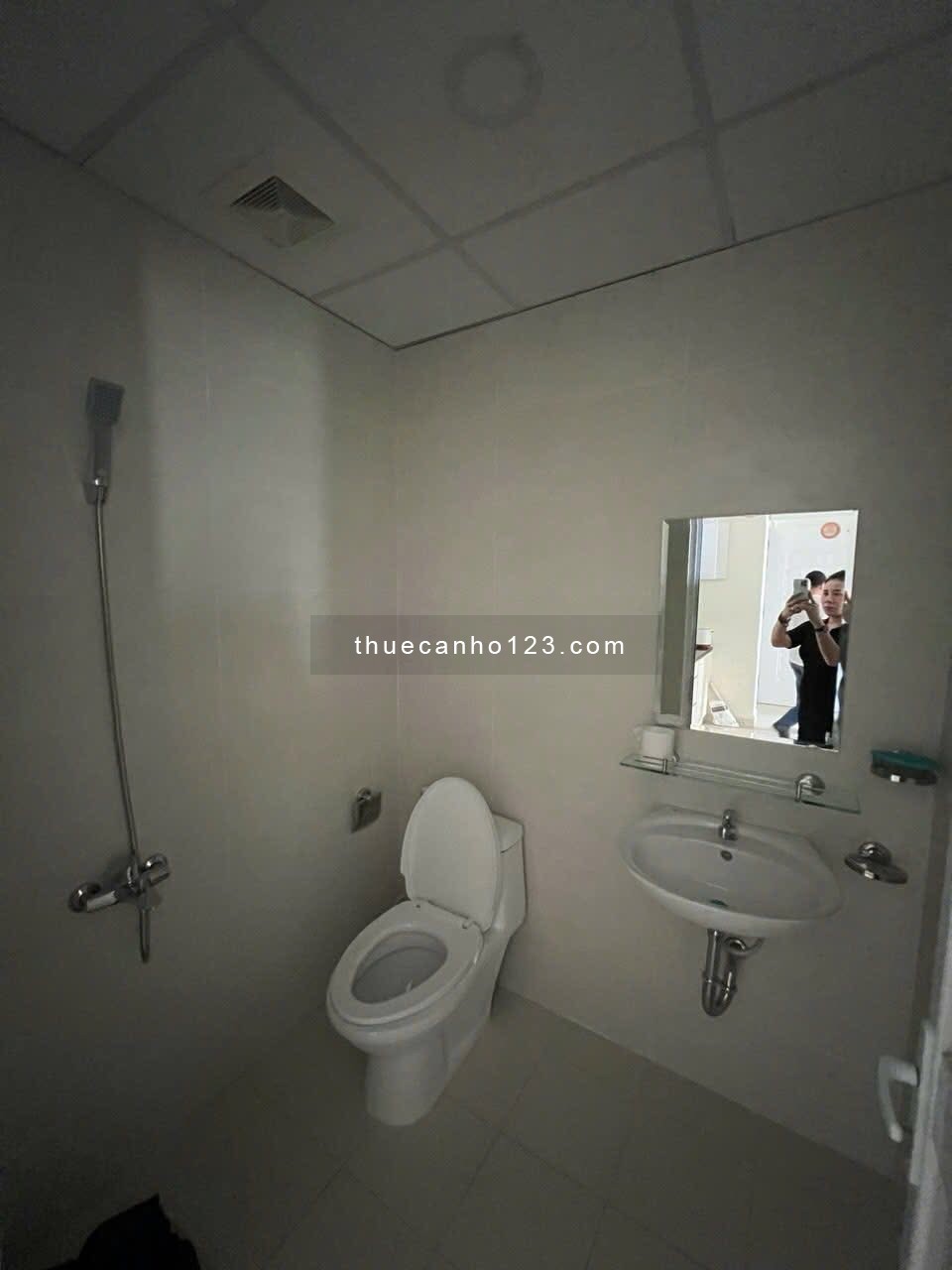 Chung cư Zen Tower Q12 75m2 2PN 2WC 6.5tr/tháng full nội thất cơ bản, giáp Gò Vấp,