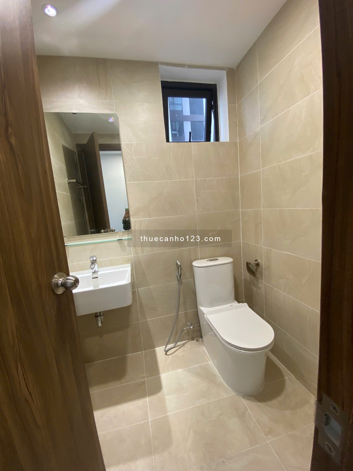 Chủ cần cho thuê Opal Skyline 3PN2WC 85m2 Giá 6tr cọc 1th, ở được liền, view đẹp, an ninh