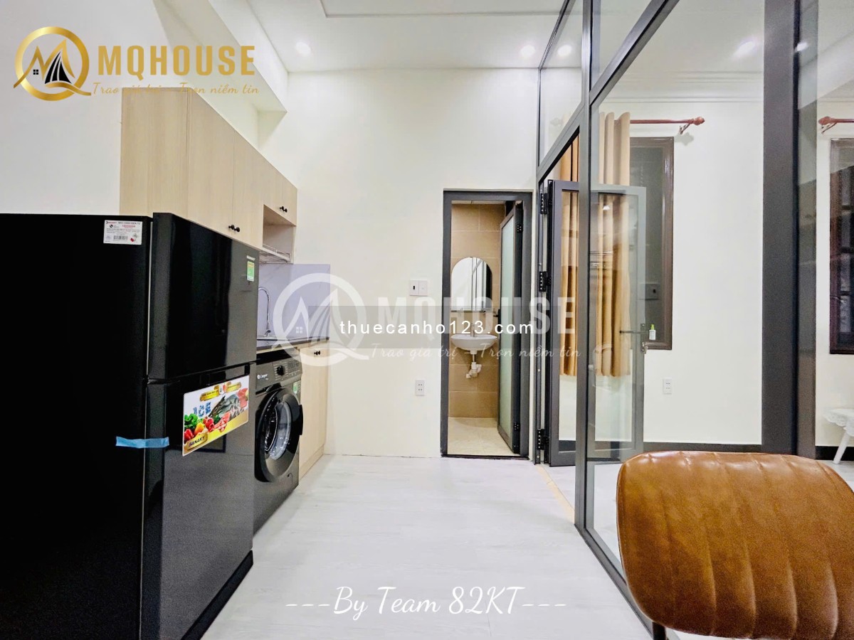 Căn hộ 1PN vách kính – Full nội thất – Ban công & cửa sổ thoáng mát.