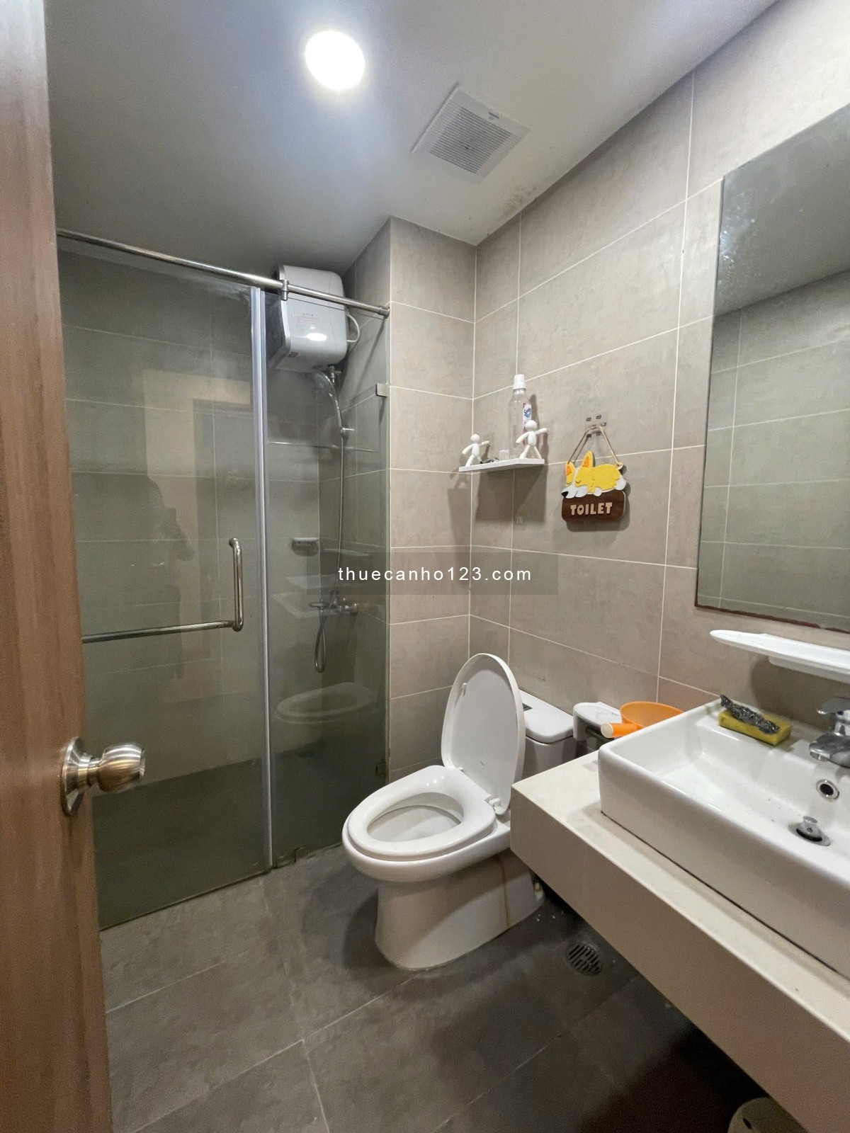 Cho thuê 2pn 1Wc Akari City full nội thất y hình nhà mới vô ở ngay chỉ 8tr - 8,5tr