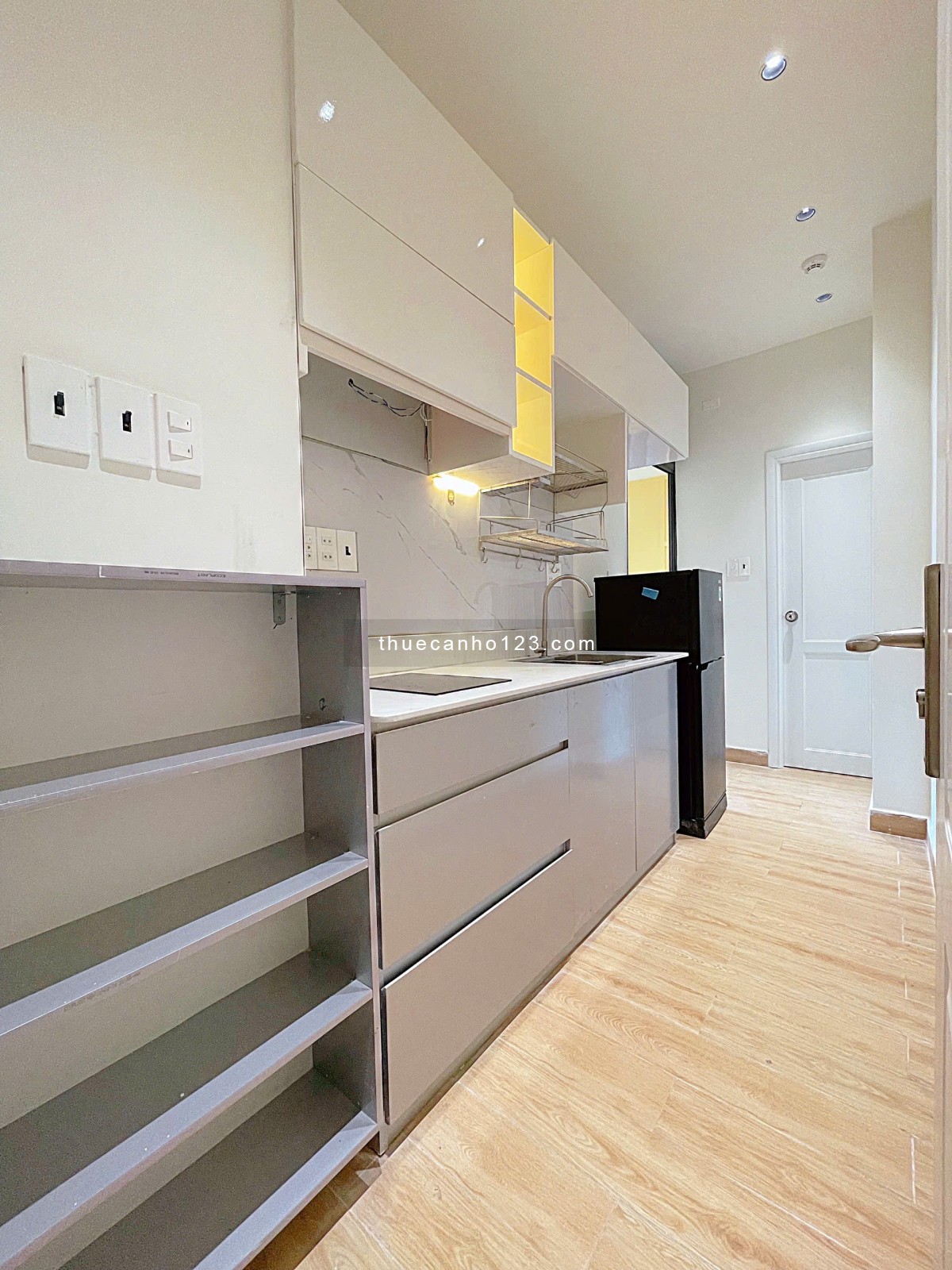 Căn hộ 1PN balcon view sông chill ngay ĐH UEF – Hồng Bàng, Cầu Thị Nghè, Trường Sa – Bình Thạnh.