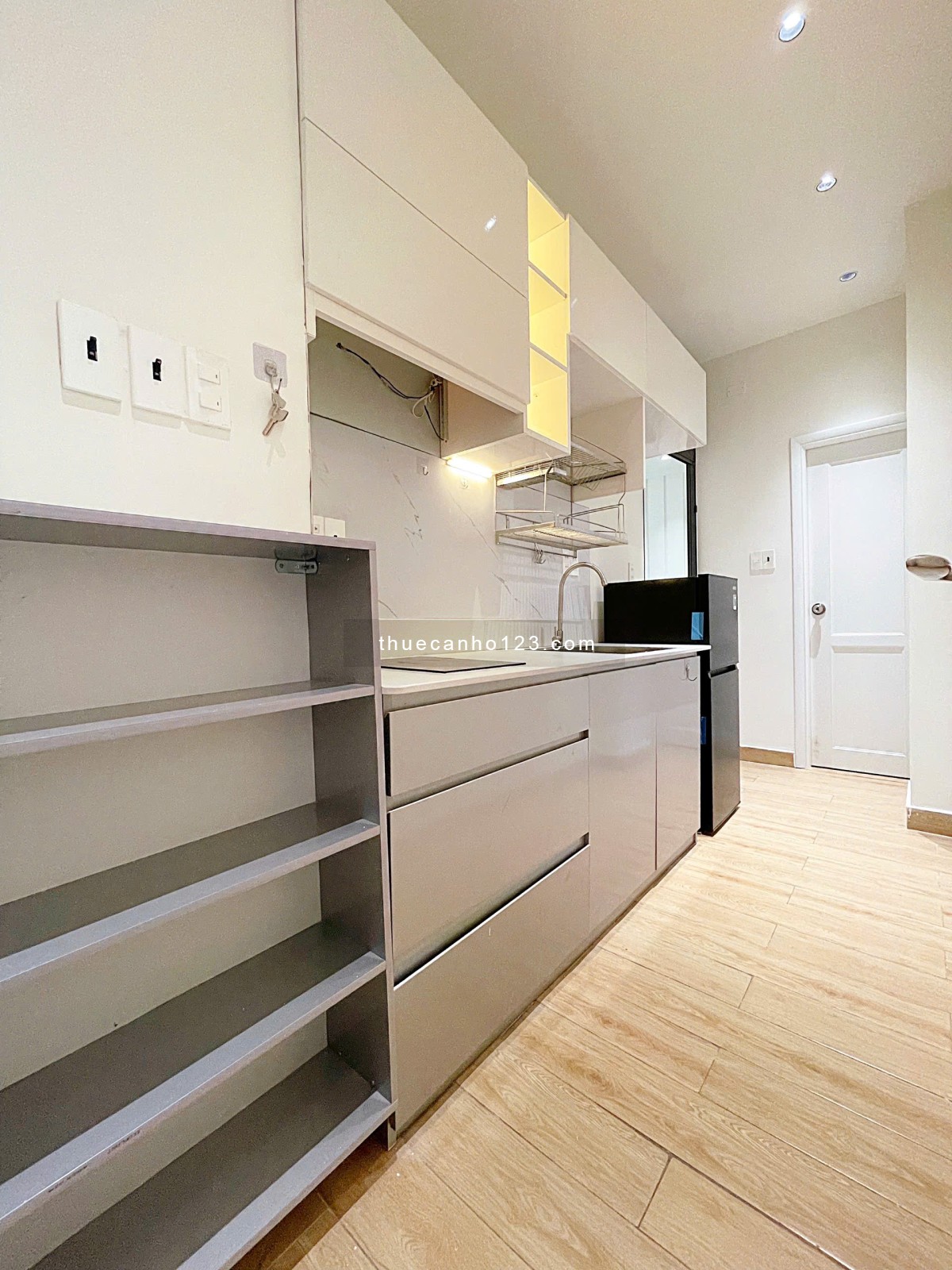 Căn hộ 1PN balcon view sông chill ngay ĐH UEF – Hồng Bàng, Cầu Thị Nghè, Trường Sa – Bình Thạnh.