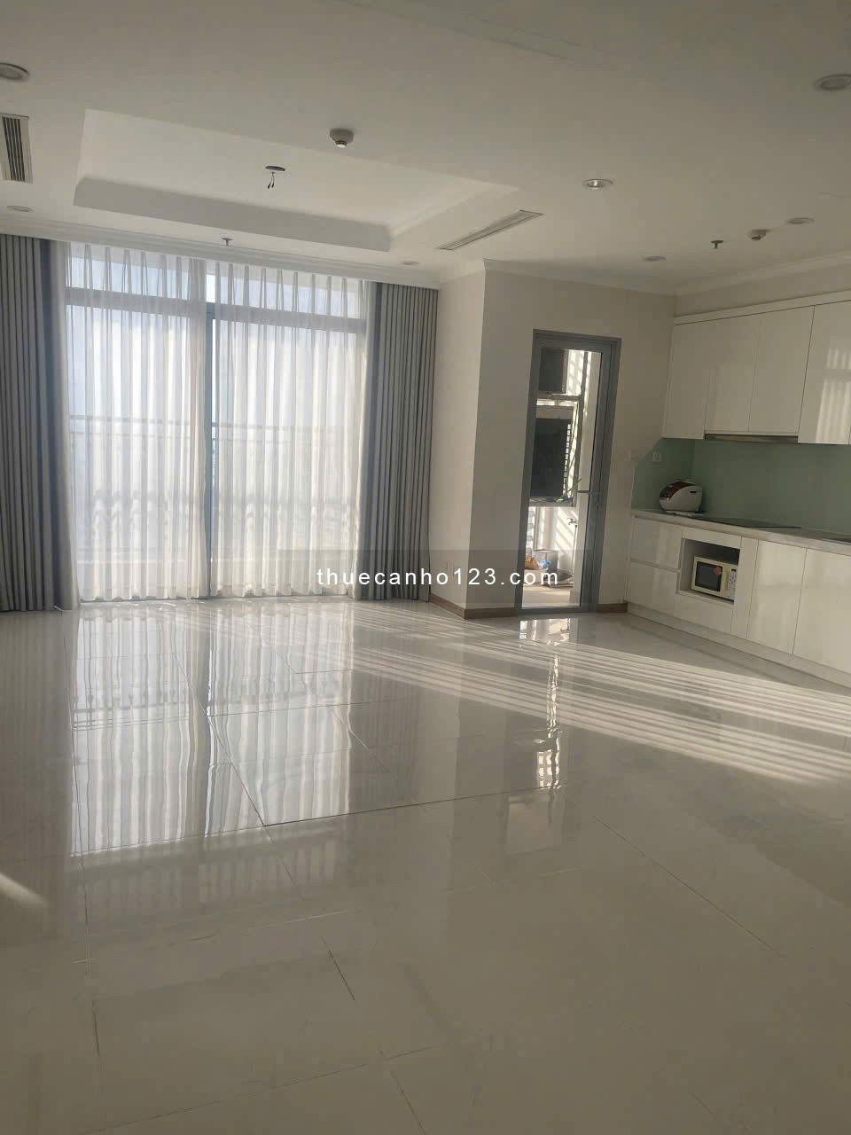 Chung cư Satra Eximland, Phan Đăng Lưu, PN: 90m2, 2p ngủ, đầy đủ NT, 17tr/th