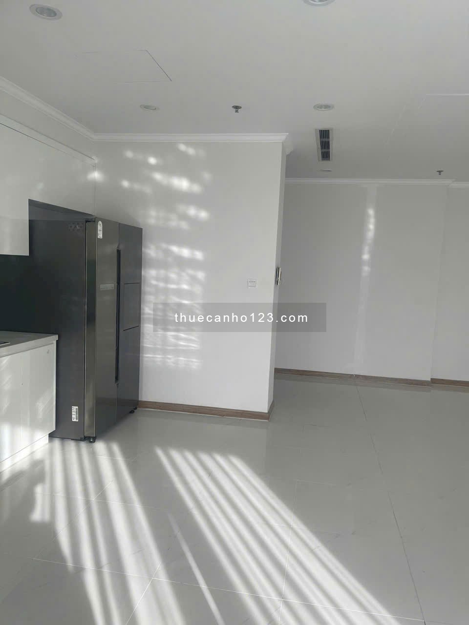 Chung cư Satra Eximland, Phan Đăng Lưu, PN: 90m2, 2p ngủ, đầy đủ NT, 17tr/th