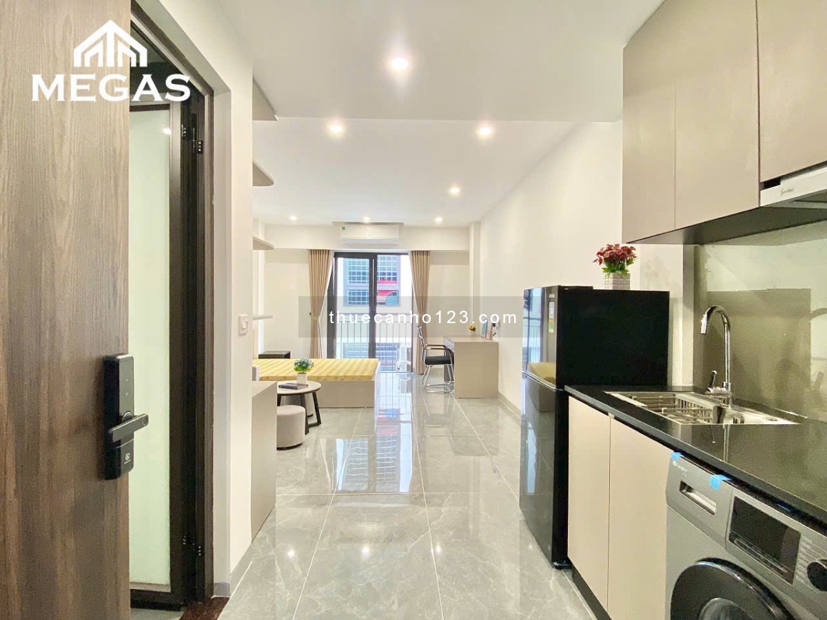 Căn Hộ Ban Công Tách Bếp - Full Tiện Nghi, Thoáng, An Ninh - Khu Sân Bay, Lăng Cha Cả