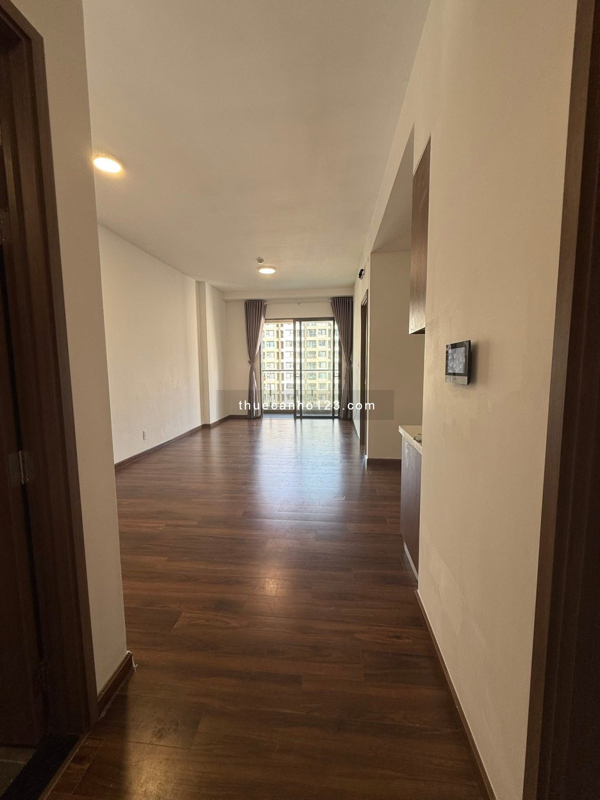 Cho thuê akari city 75M2 2pn 2wc chỉ 8tr ở ngay mặt tiền Võ Văn Kiệt