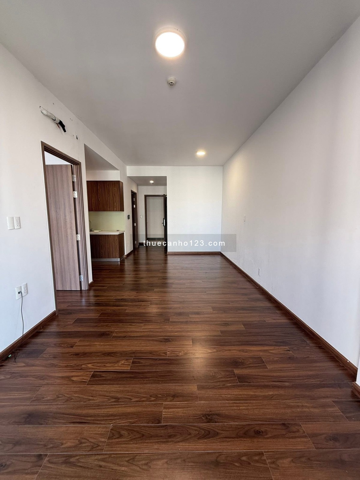 Cho thuê akari city 75M2 2pn 2wc chỉ 8tr ở ngay mặt tiền Võ Văn Kiệt