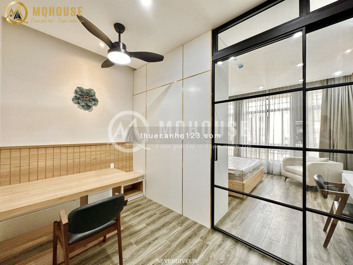 Căn Hộ 1PN Cao Cấp, Full Nội Thất, Cửa Sổ Thoáng, gần Nguyễn Cửu Vân, Ngã Tư Hàng Xanh