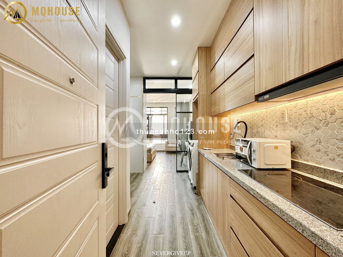 Căn Hộ 1PN Cao Cấp, Full Nội Thất, Cửa Sổ Thoáng, gần Nguyễn Cửu Vân, Ngã Tư Hàng Xanh