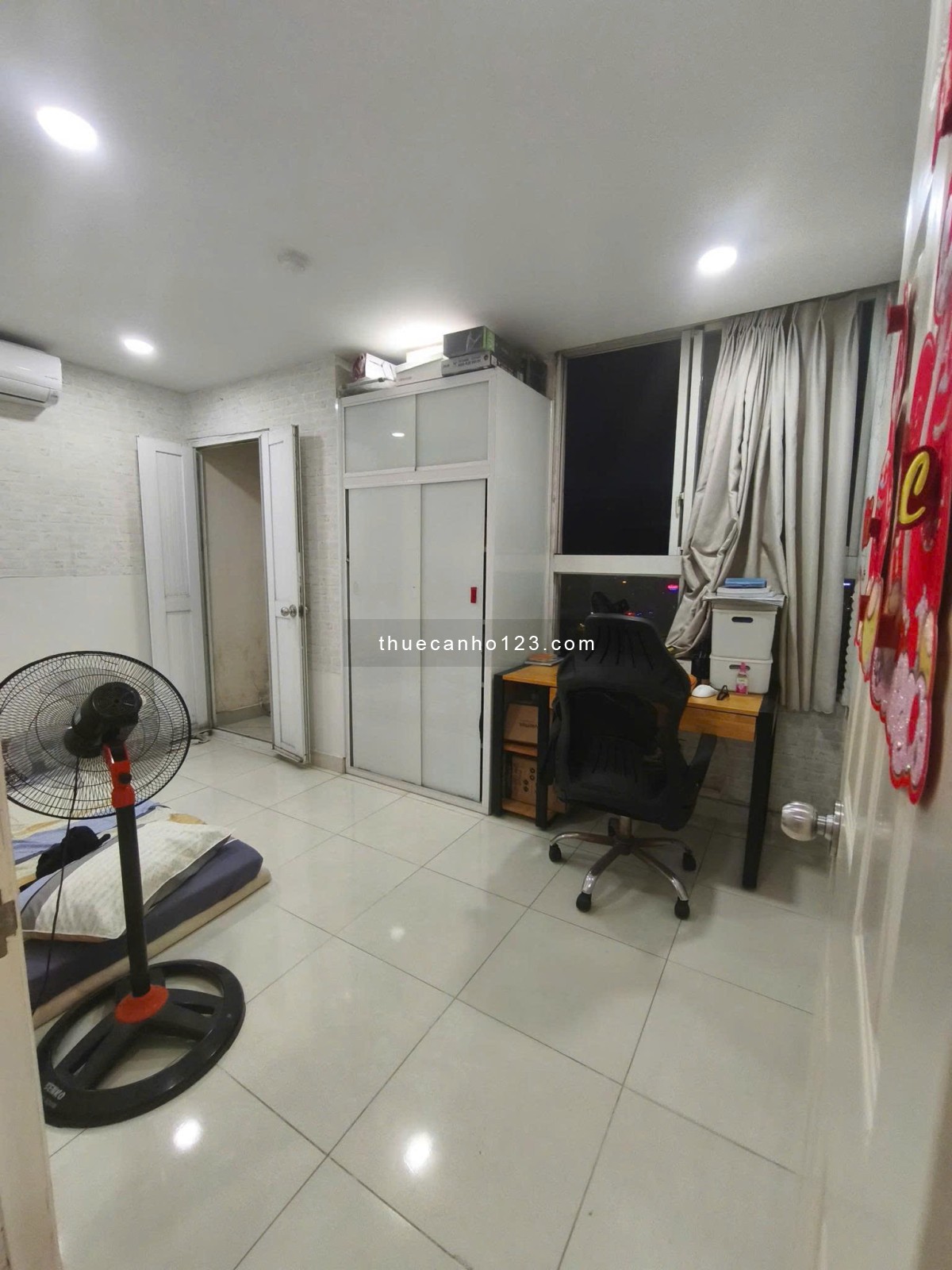 C/c Phú Đạt - Đường D5, P25, Bình Thanh: 89m2, 3p ngủ, 2wc, NTCC, 15,5tr/th