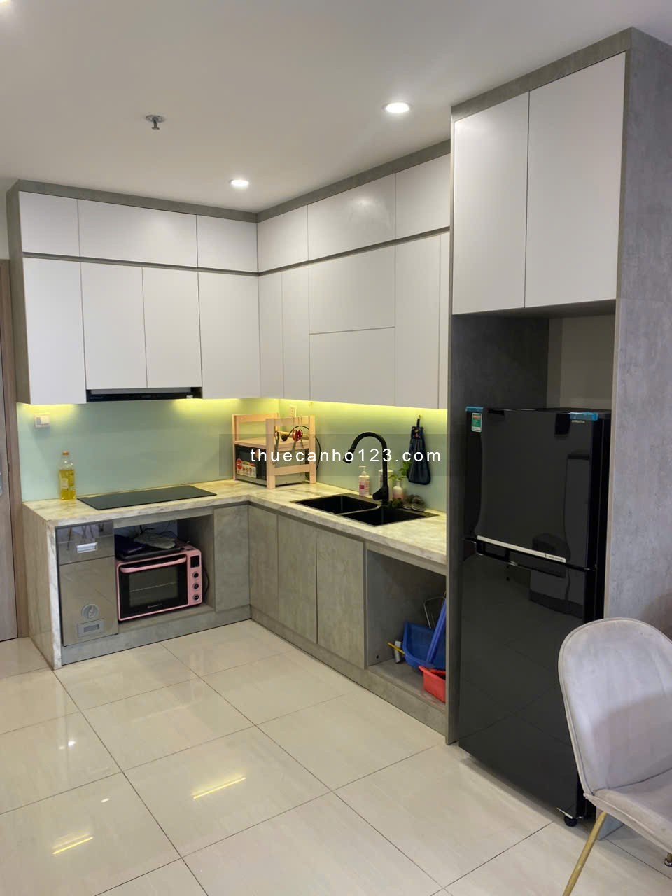 Chính chủ cho thuê căn hộ 2N1WC S201 full nội thất cao cấp 9.5 tr/th Vinhomes Smart City