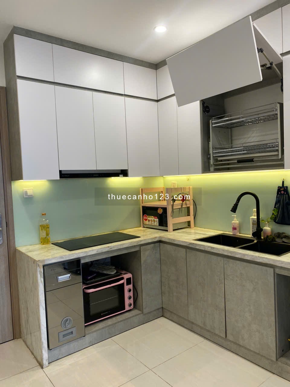 Chính chủ cho thuê căn hộ 2N1WC S201 full nội thất cao cấp 9.5 tr/th Vinhomes Smart City