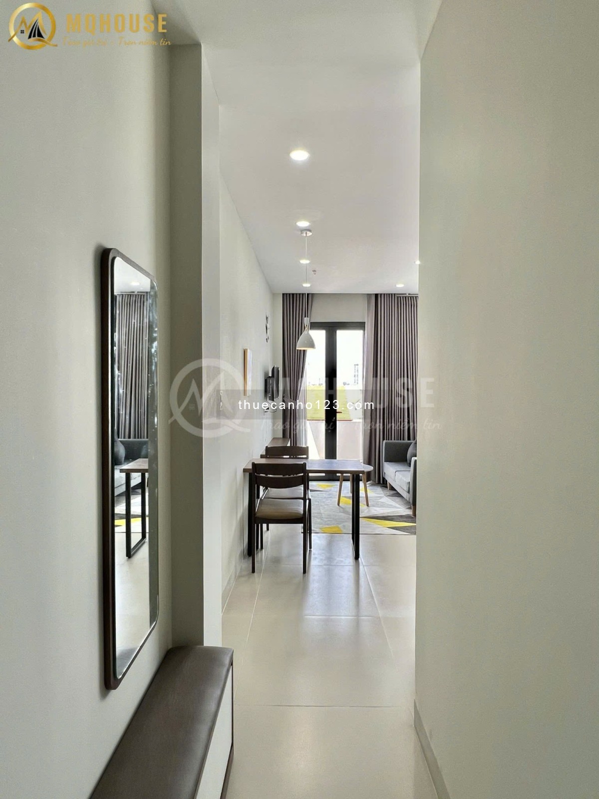 Căn Hộ Studio, Full Nội Thất Cao Cấp, Thiết kế hiện đại, Ban Công gần Ngã Tư Hàng Xanh