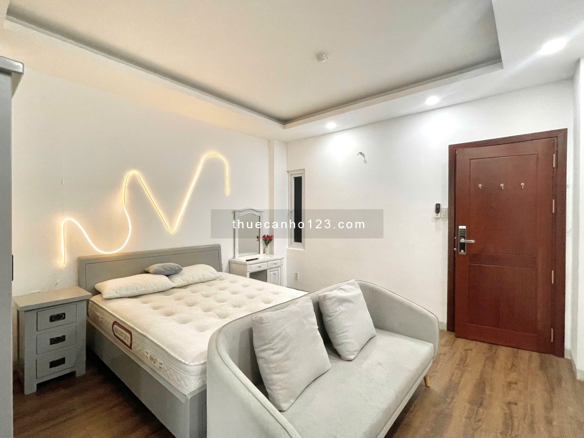Căn Hộ Mới 1PN Riêng Tách Bếp - Full Nội Thất Ban Công - Máy Giặt Riêng, Thang Máy - Gần CV Gia Định