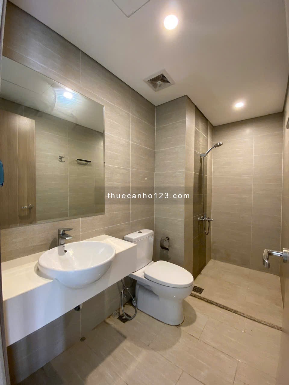Cho thuê căn hộ 1PN + Vinhomes Grand Park giá rẻ