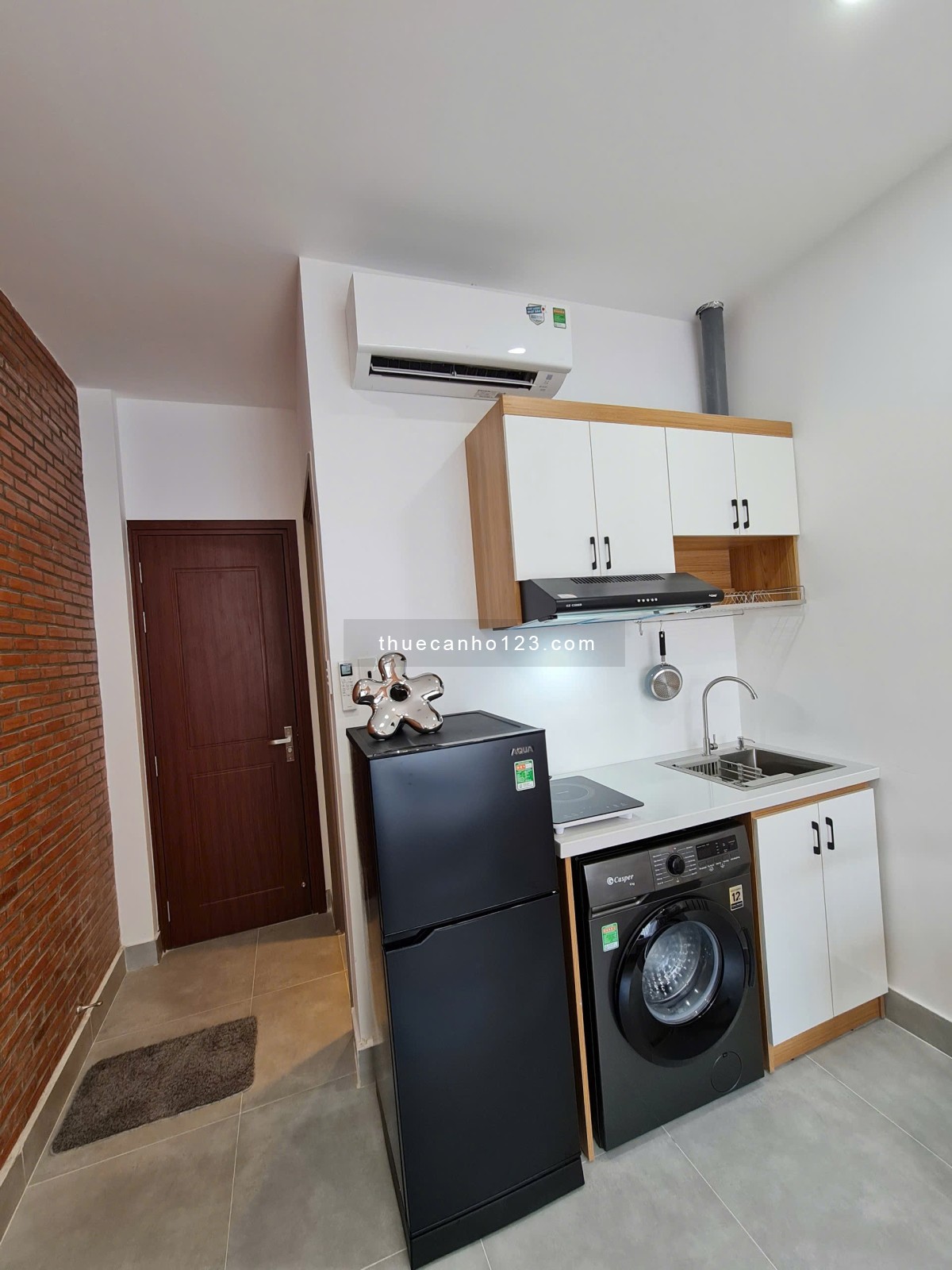 CHO THUÊ CĂN HỘ STUDIO - Ban công thoáng mát, máy giặc riêng - Tại Q1 Gần ĐH Văn Lang, chợ Bến Thành